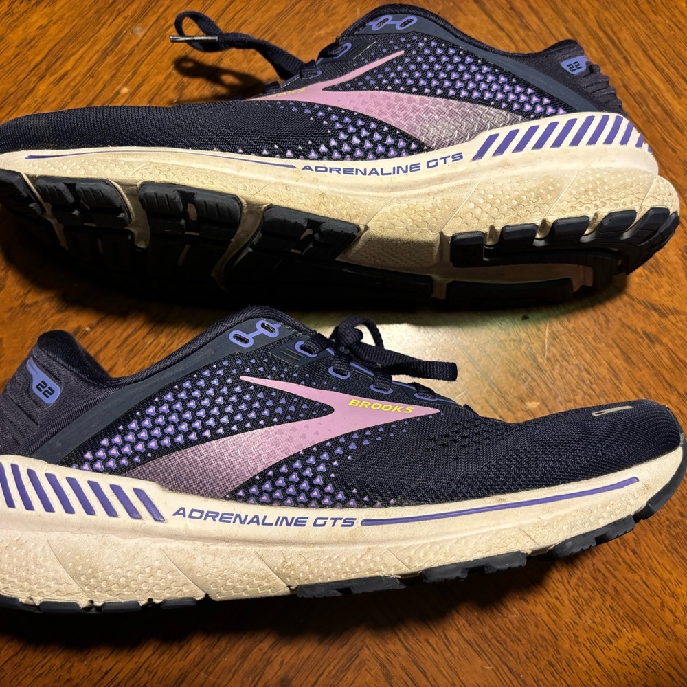 Brooks Women's Adrenaline GTS Running Shoes - Navy and Pink 9.5B